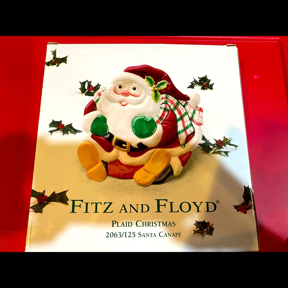 Fitz and Floyd plaid Santa Canapé 9” plate
